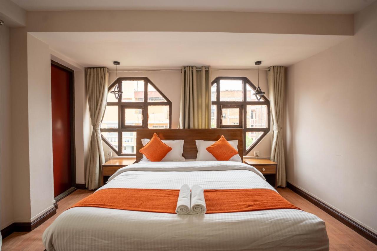 Deluxe Queen Room